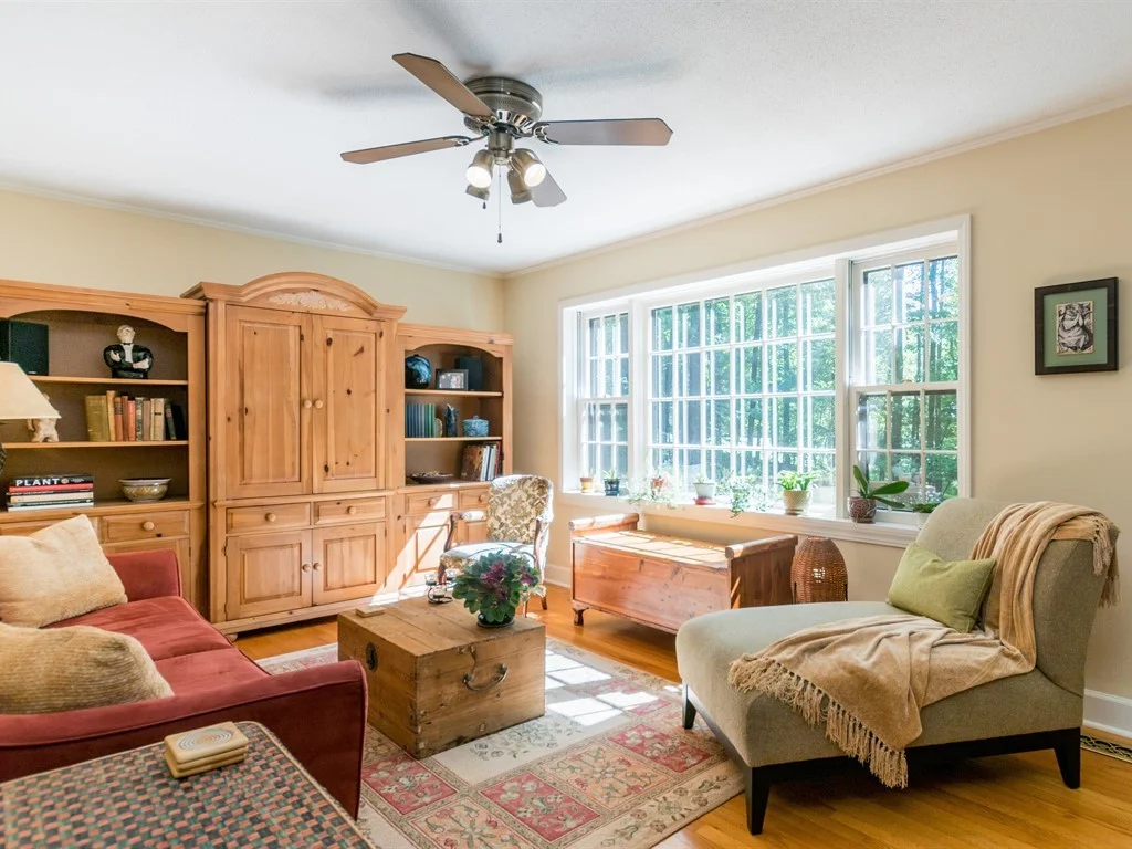 003_ Family Room.jpg