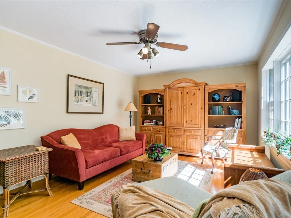 005_Family Room.jpg