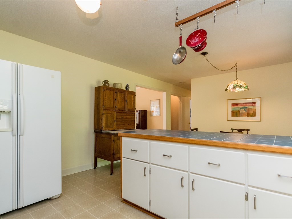 009_ Kitchen.jpg