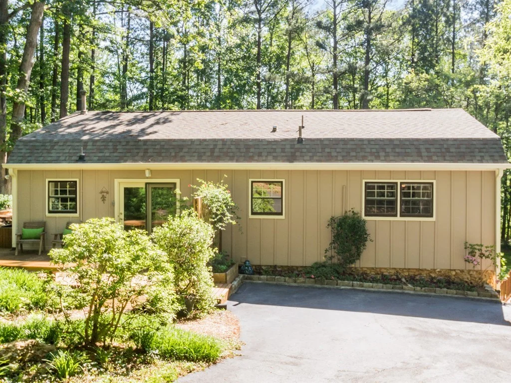 026_ 3730 Knollwood Drive.jpg