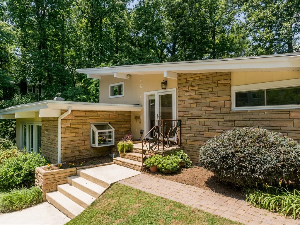 002_Front Porch Entrance.jpg