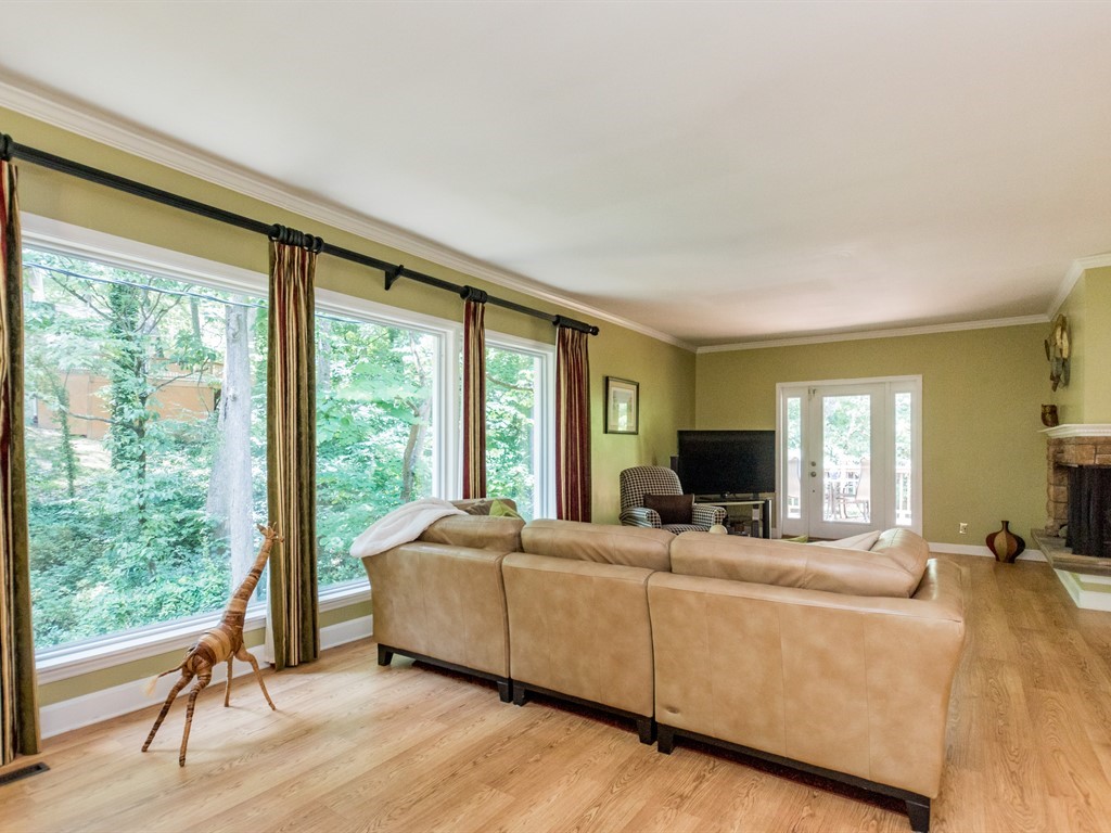 008_Family Room.jpg