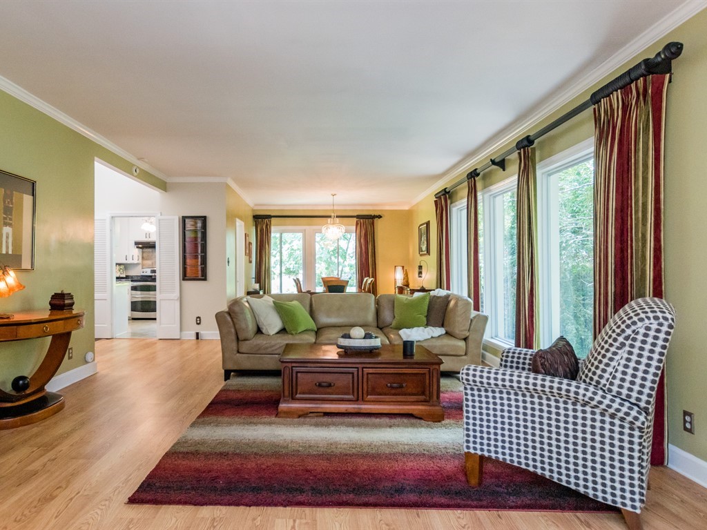 009_Family Room.jpg