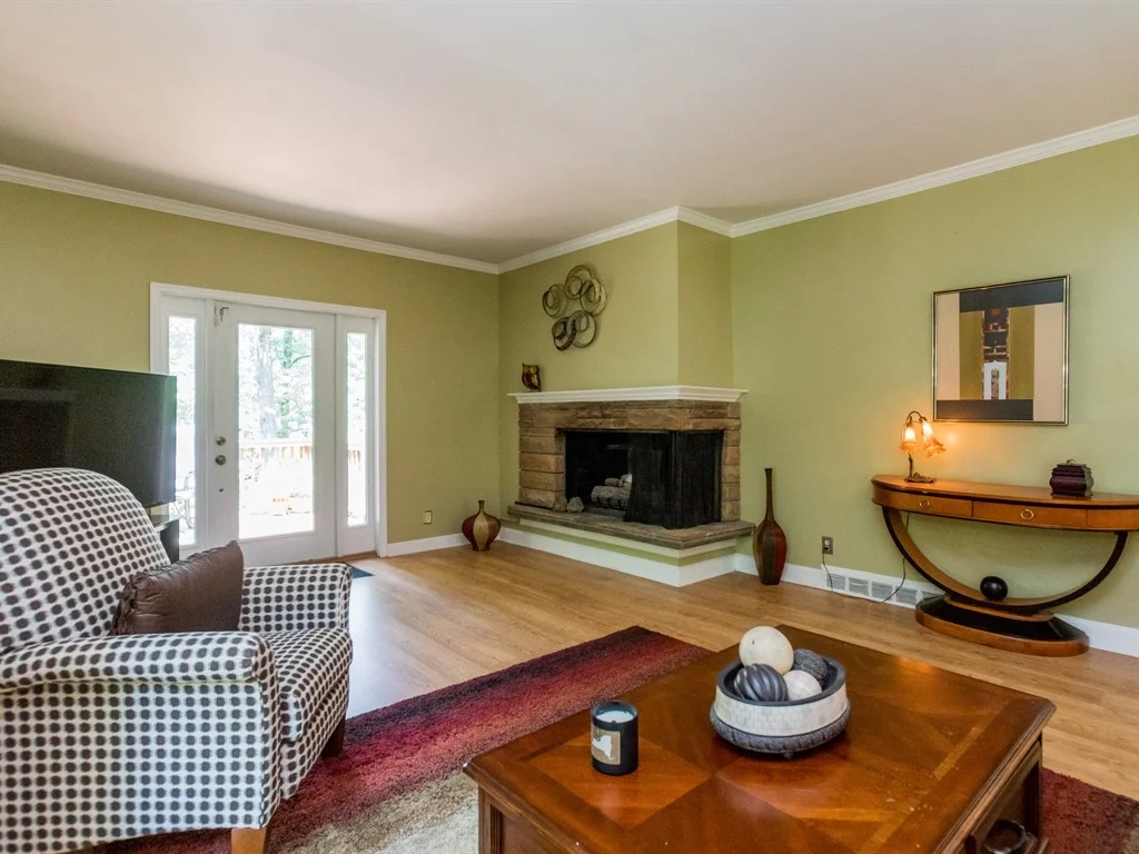 010_Family Room.jpg
