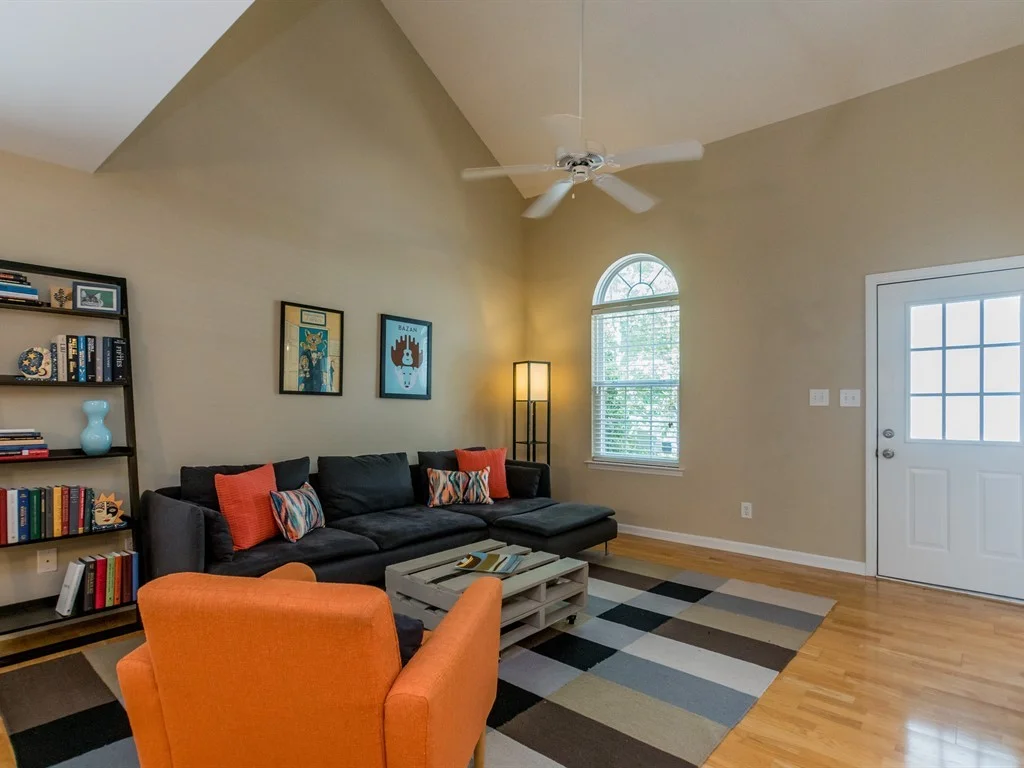 004_Family Room.jpg