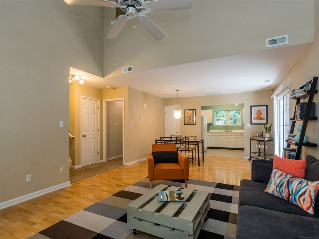 006_Family Room.jpg