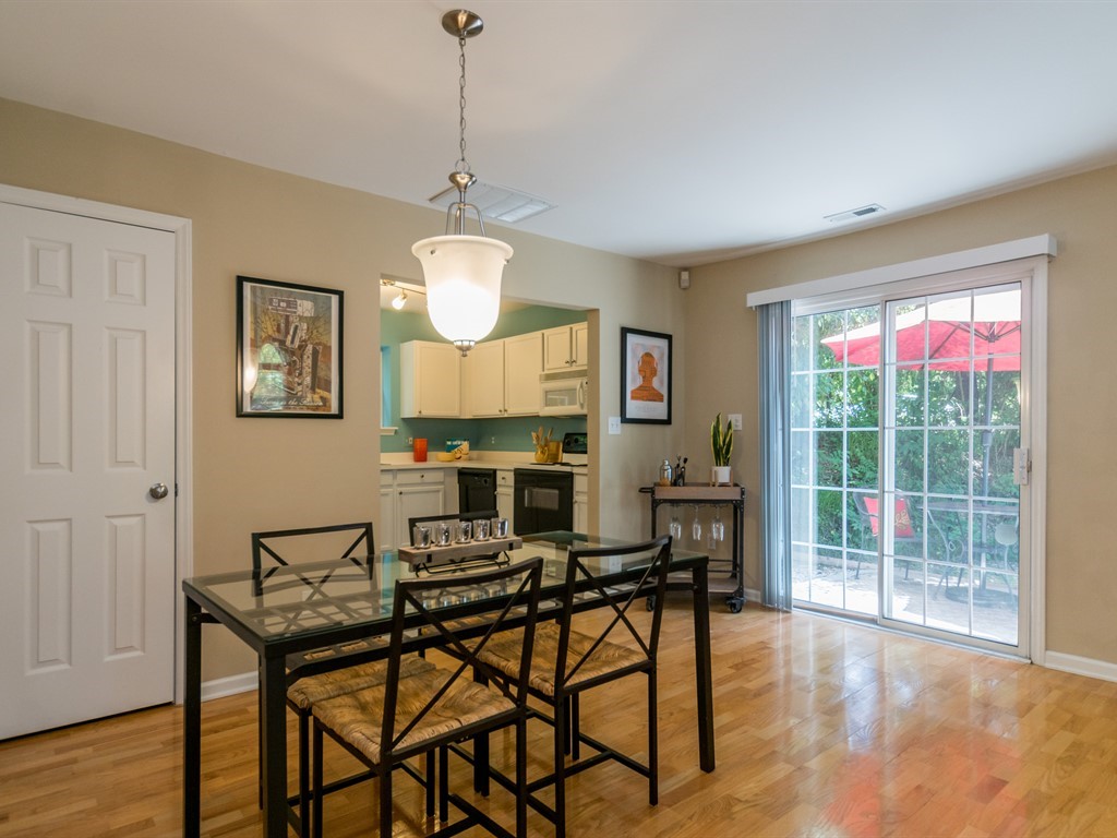 007_Dining Room.jpg