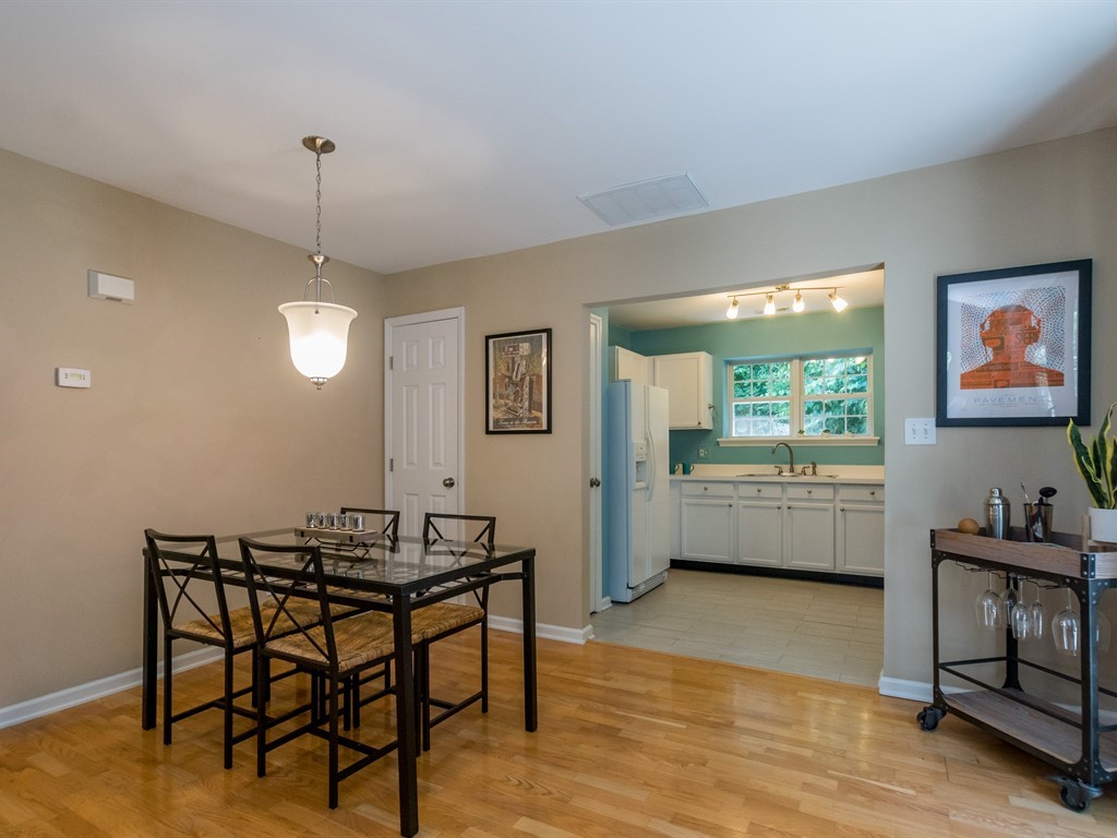 008_Dining Room.jpg