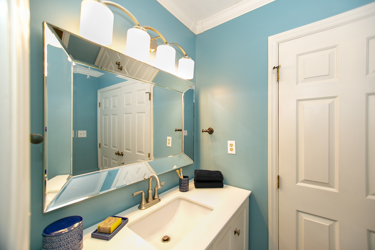 19 Harvey Pl38.jpg