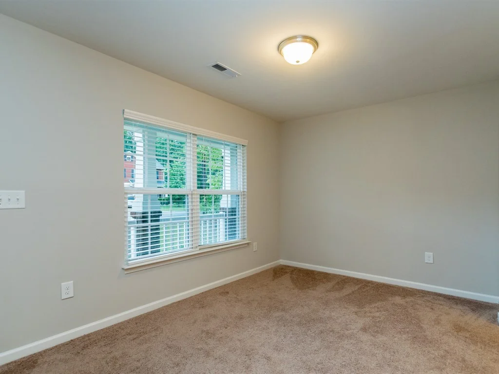 004_Living Room.jpg
