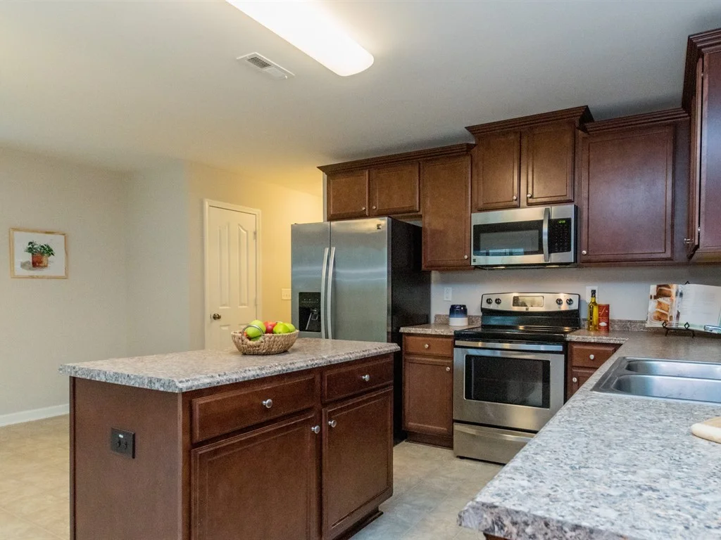 011_Kitchen.jpg