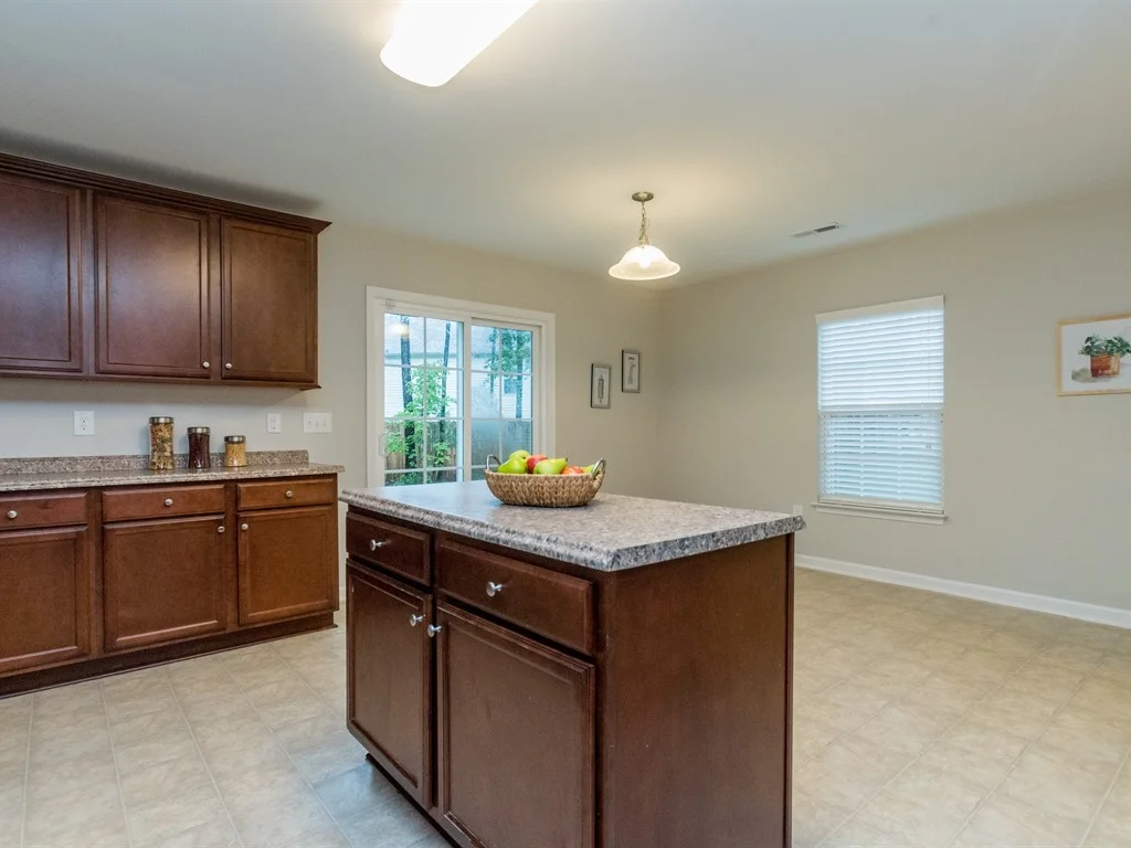 013_Kitchen.jpg