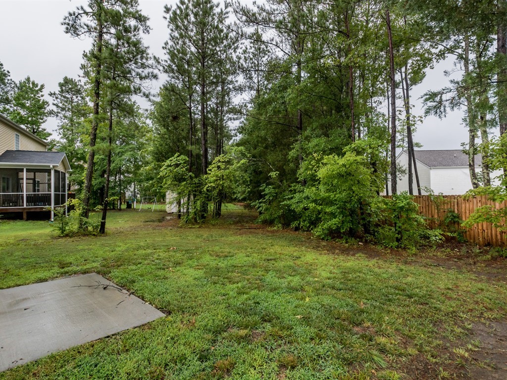 024_Patio And Backyard.jpg