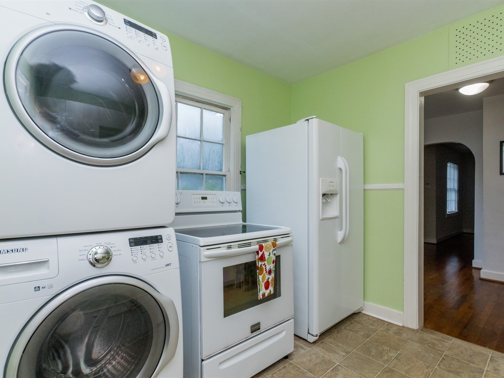 009_Kitchen.jpg