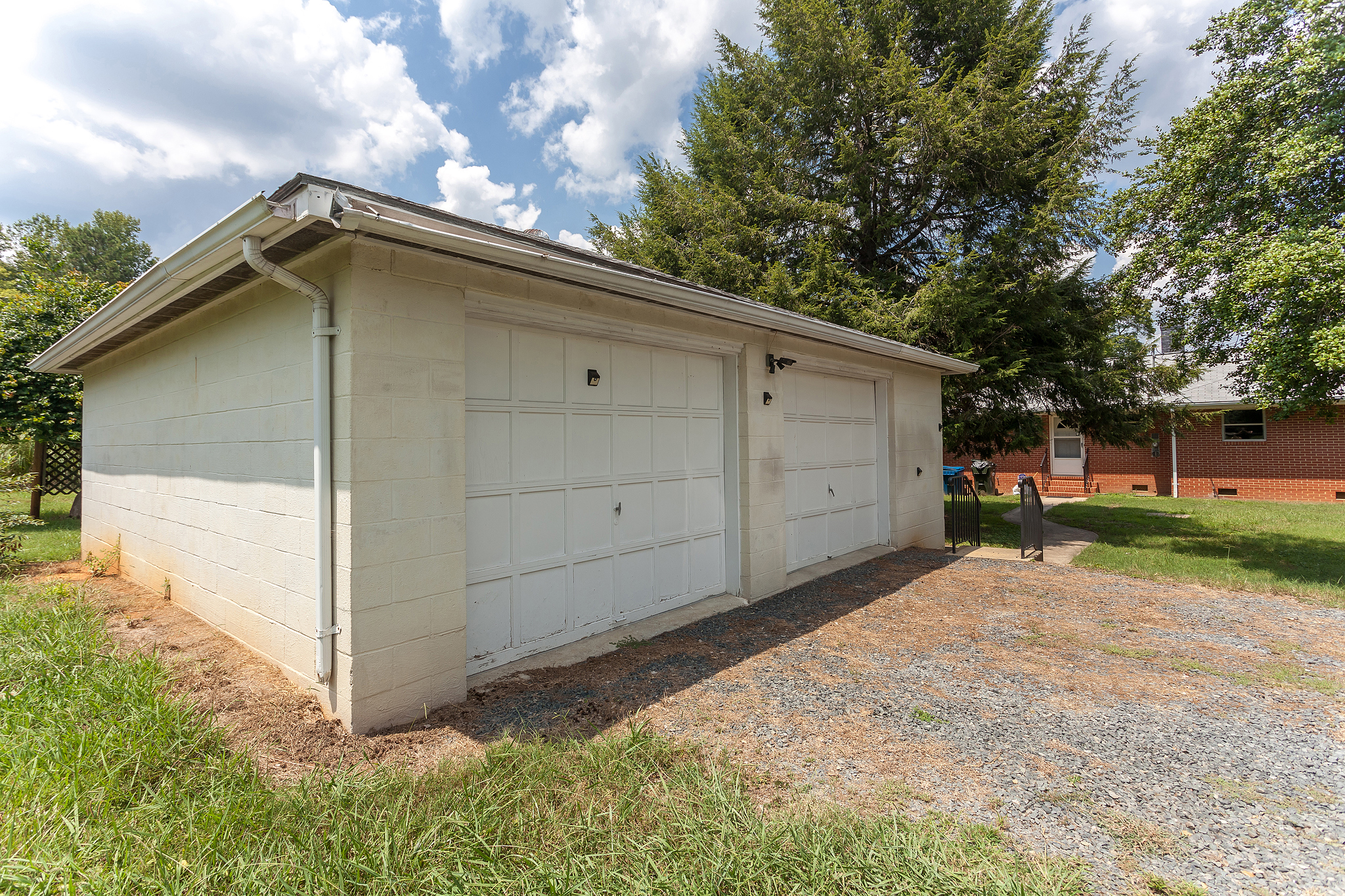 Garage 2.jpg
