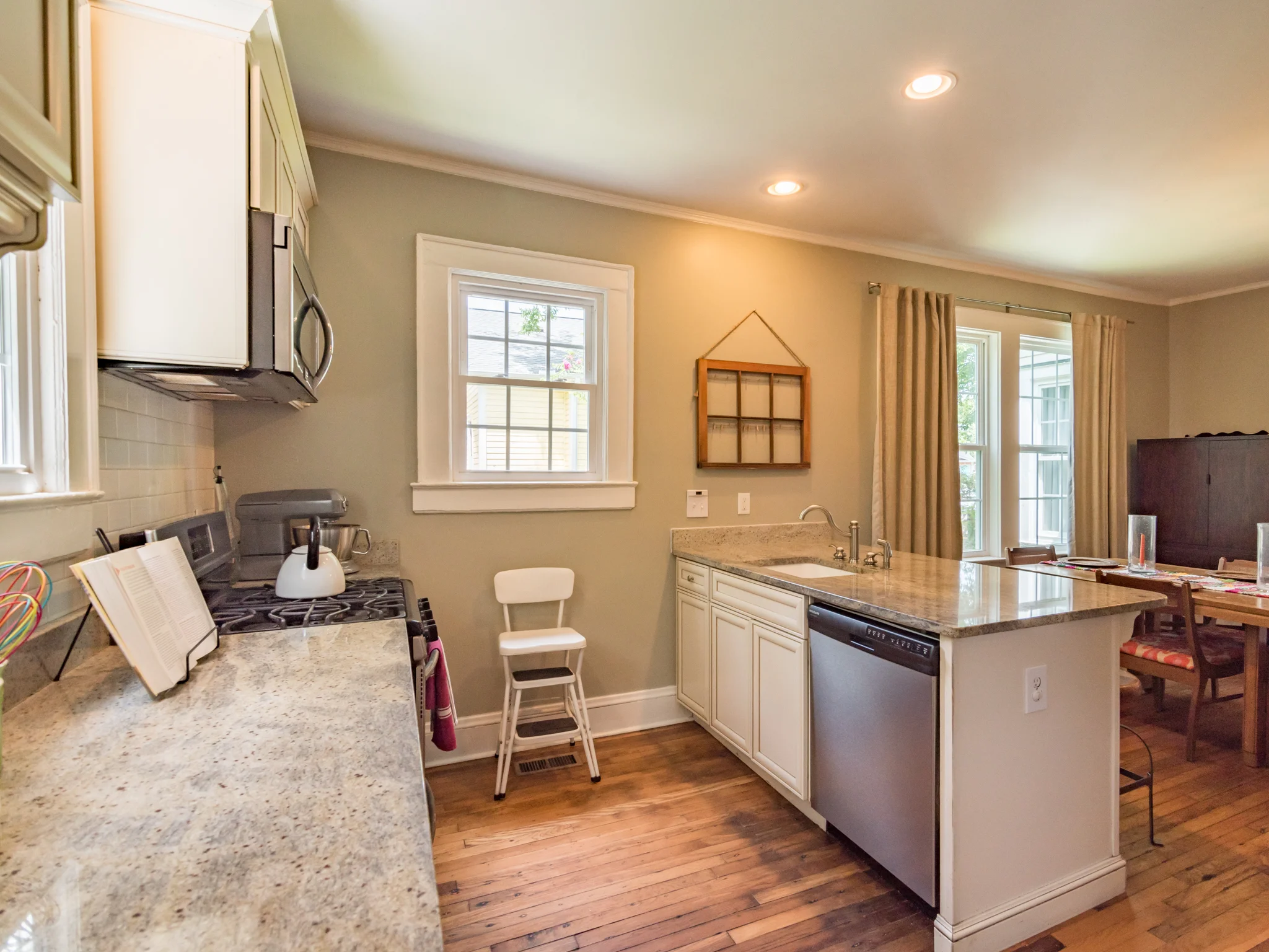 Gurley St.-MLS-13.jpg