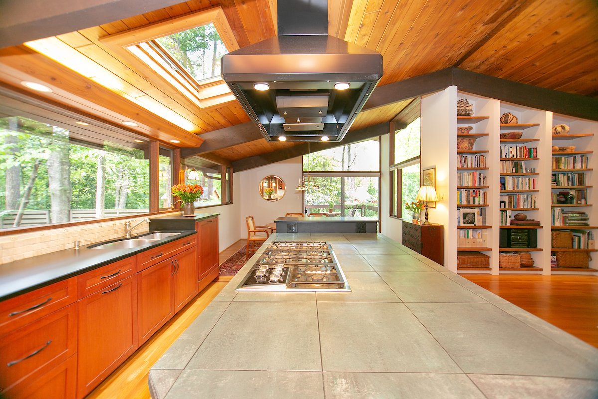 725 Kenmore36.jpg