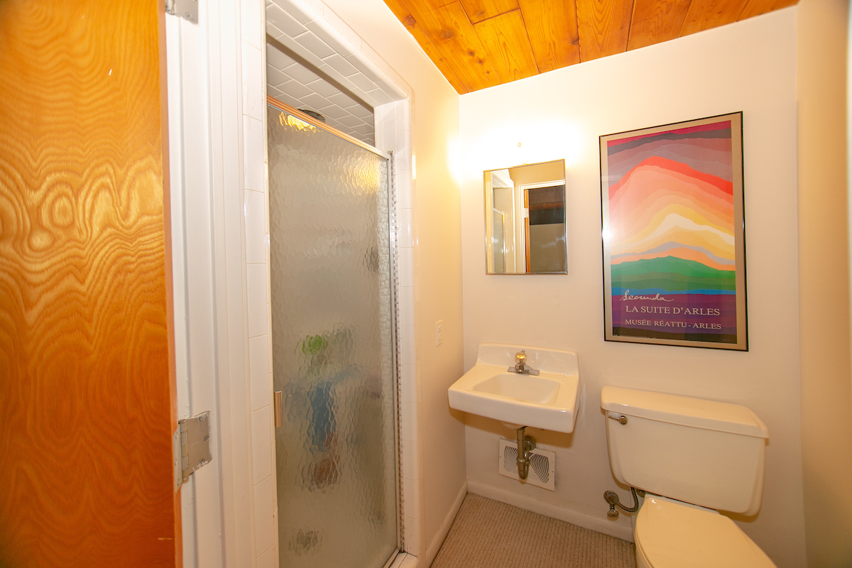 725 Kenmore61.jpg
