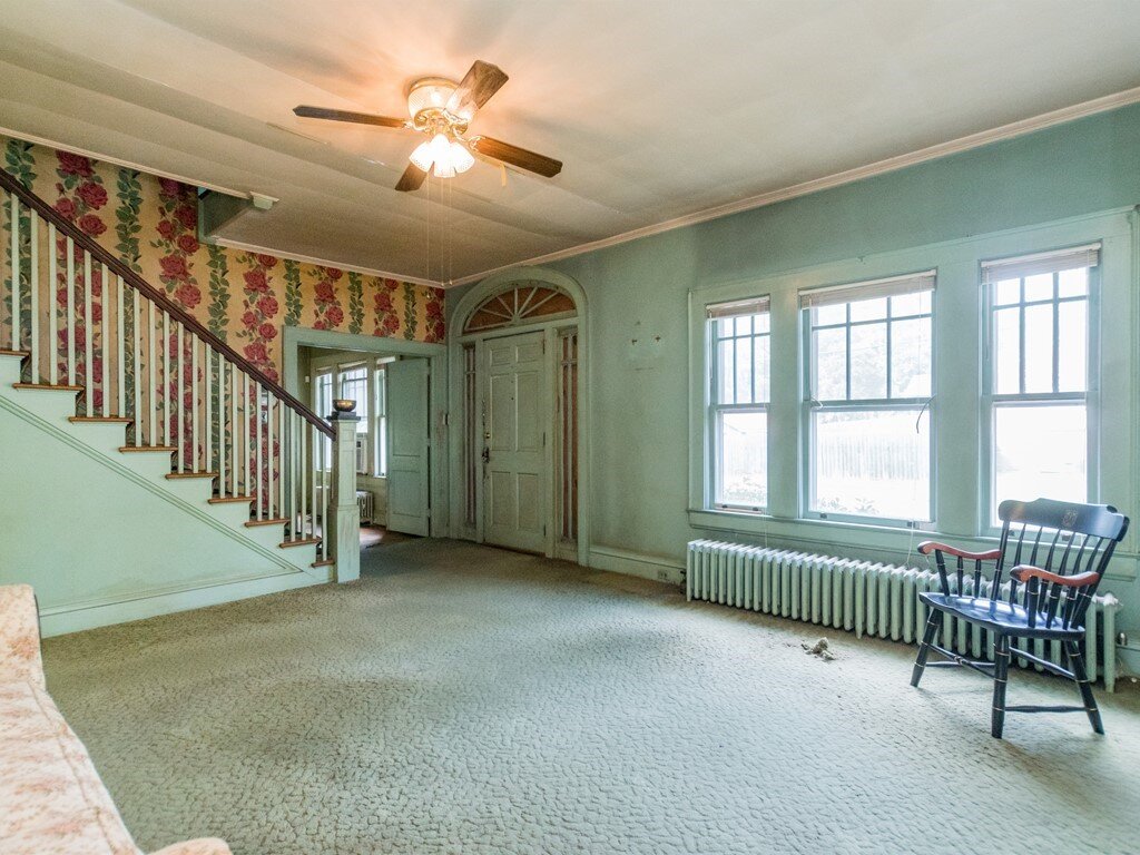 007_ Family Room.jpg