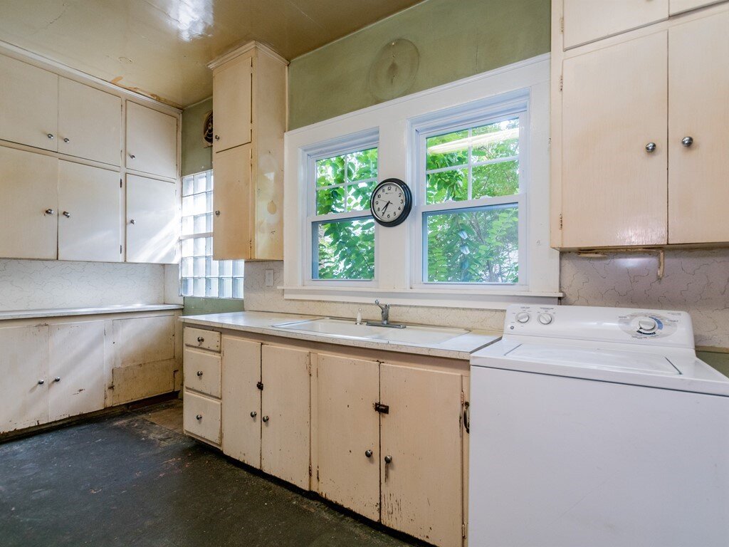 011_ Kitchen.jpg