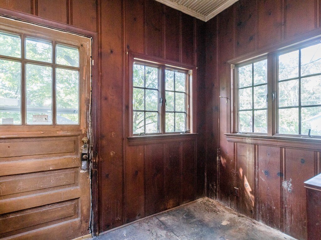 014_ Side Foyer.jpg