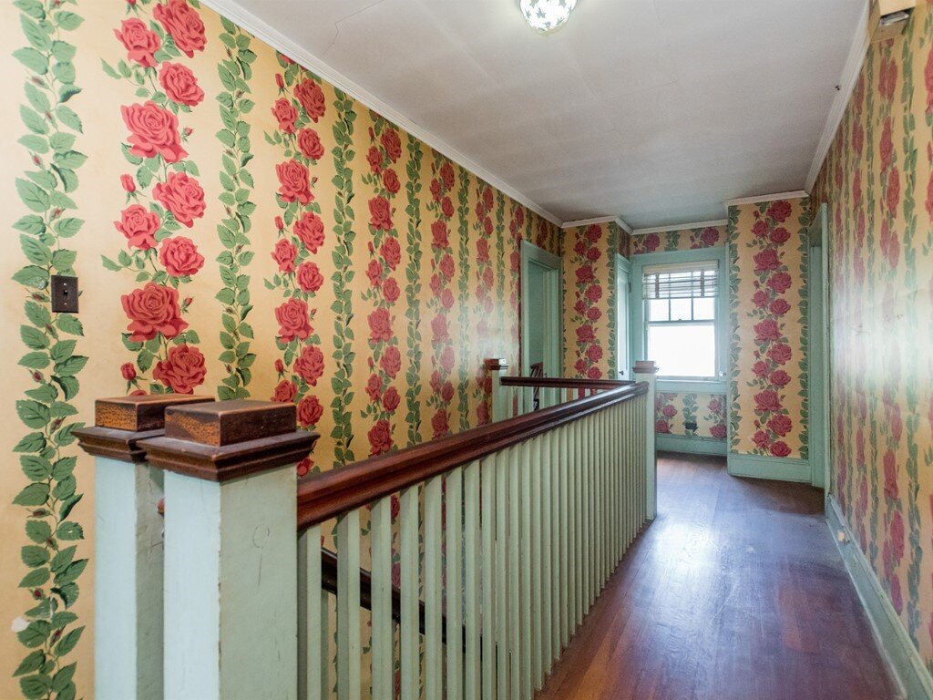 015_ Second Floor Hallway.jpg