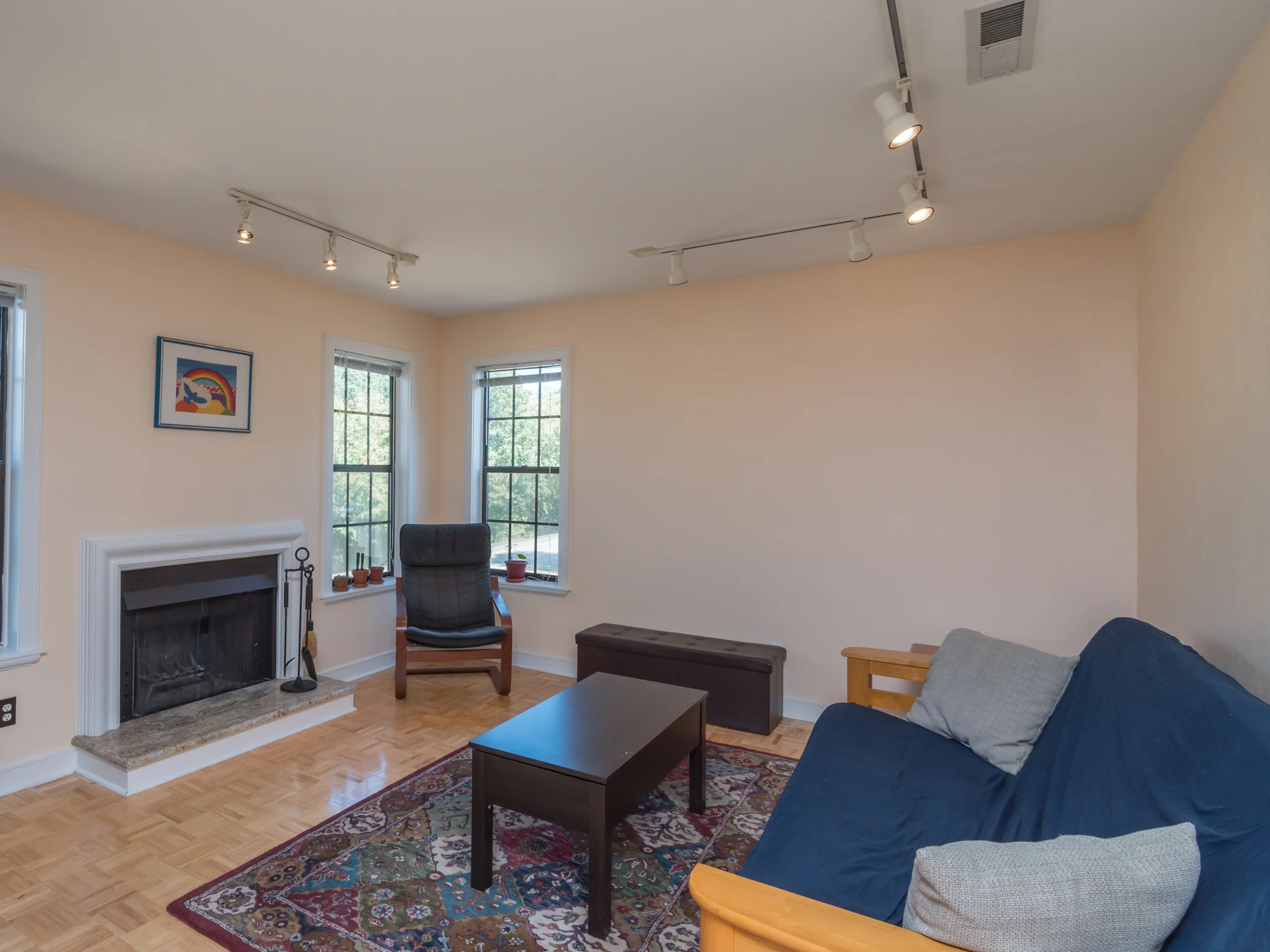 Living Room 1.jpg