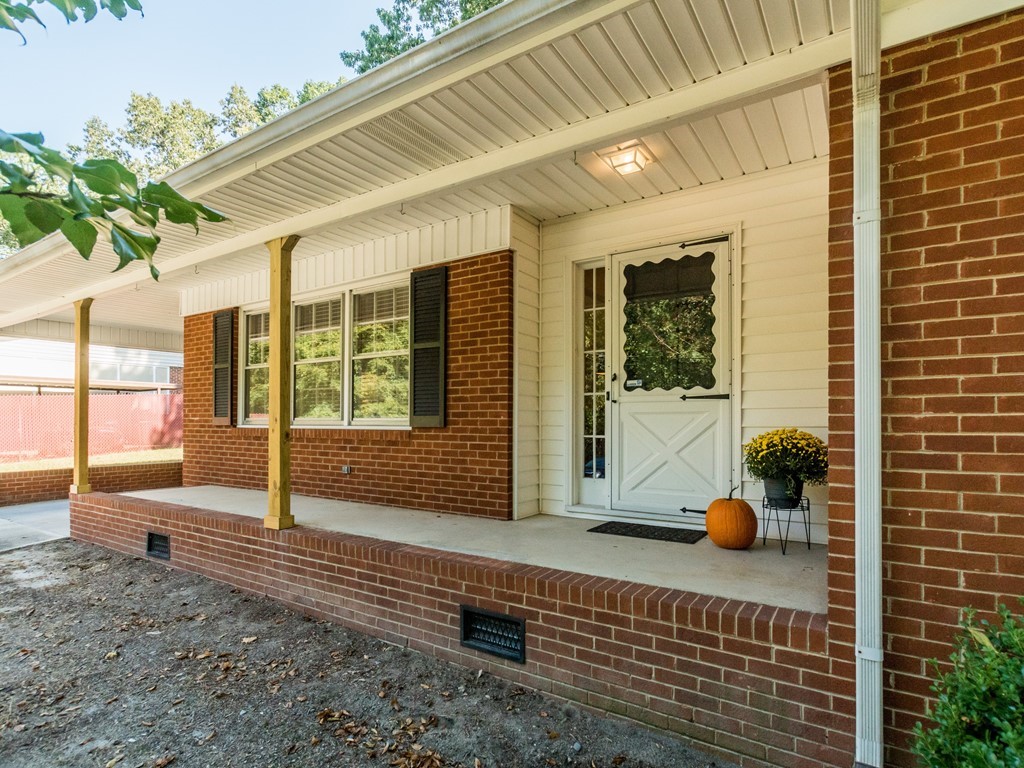 002_Covered Front Porch.jpg