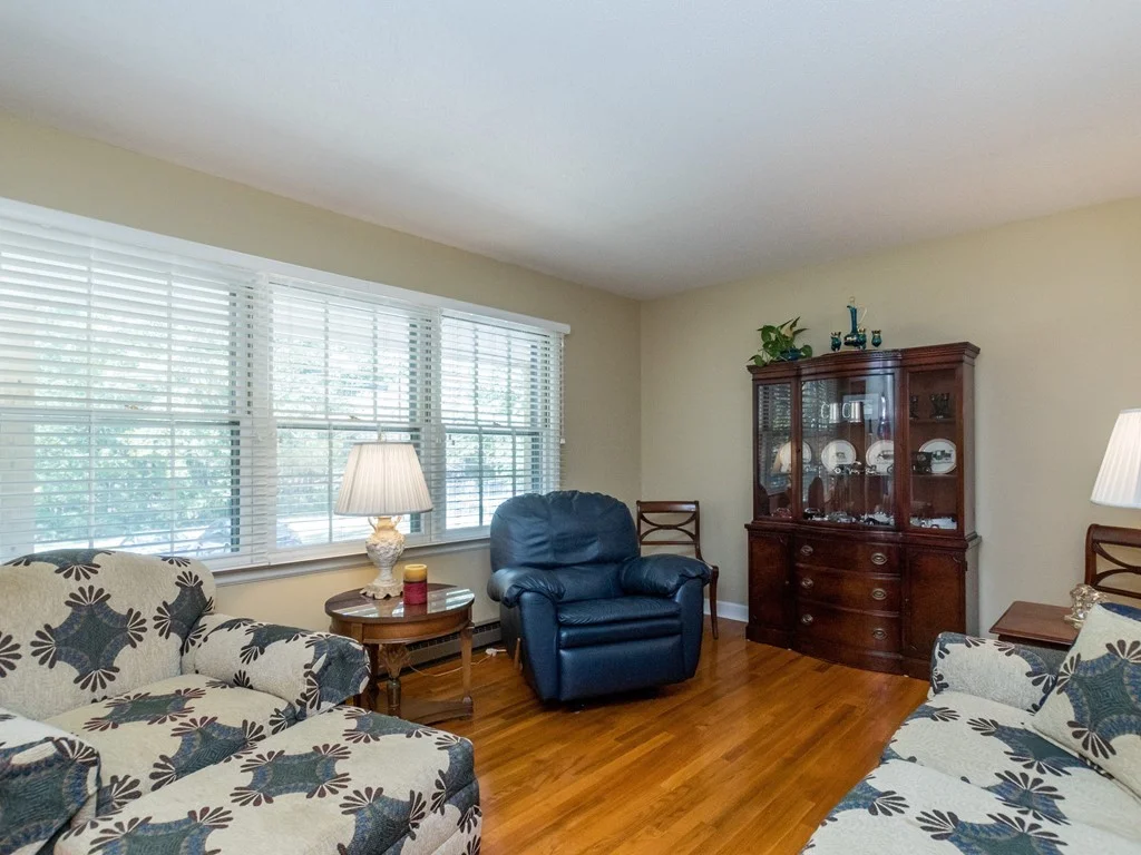 004_Living Room.jpg
