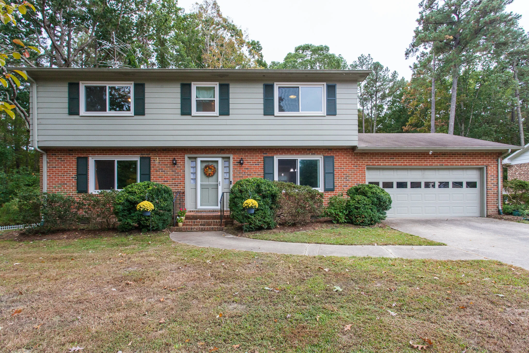 1 4219 Berini Dr mls.jpg