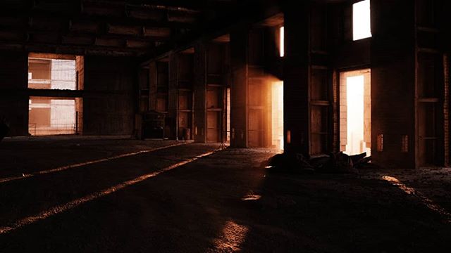 Post shoot, Romania.

#fujufilm #x100t #dust #dystopian #goldenhour