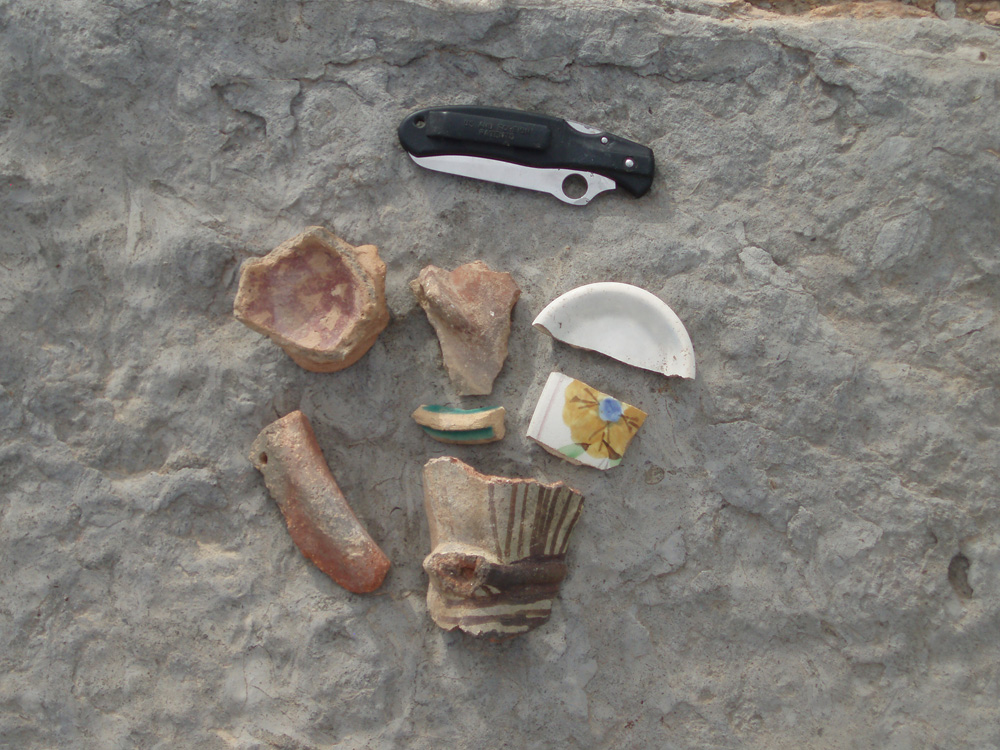 oman1_S_site1_sherds_knife.jpg