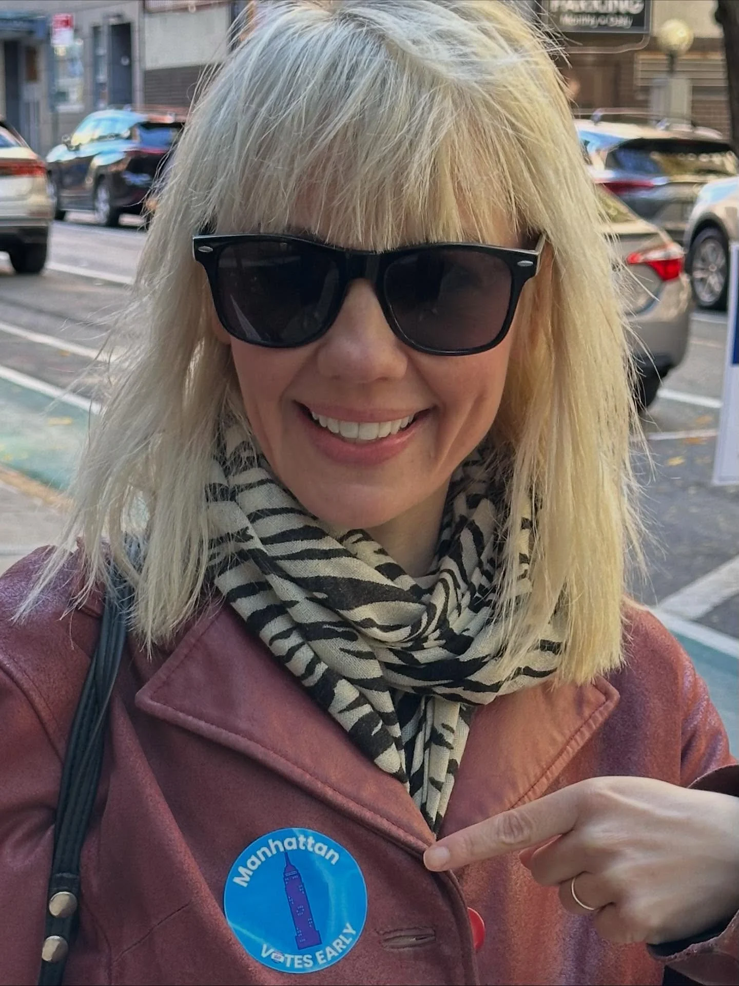 Manhattan votes early for you @zohrankmamdani ! 🥳🥳🥳 A historical moment in the making, as we elect the first Democratic Socialist as our Mayor!