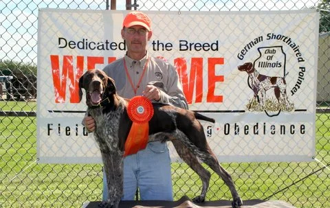   TOP GUN DODGER’S FLY BY   (Owner: PERRY DLUGIE)  AKC MASTER HUNTER ADVANCED  NAVHDA UTILITY PRIZE I 