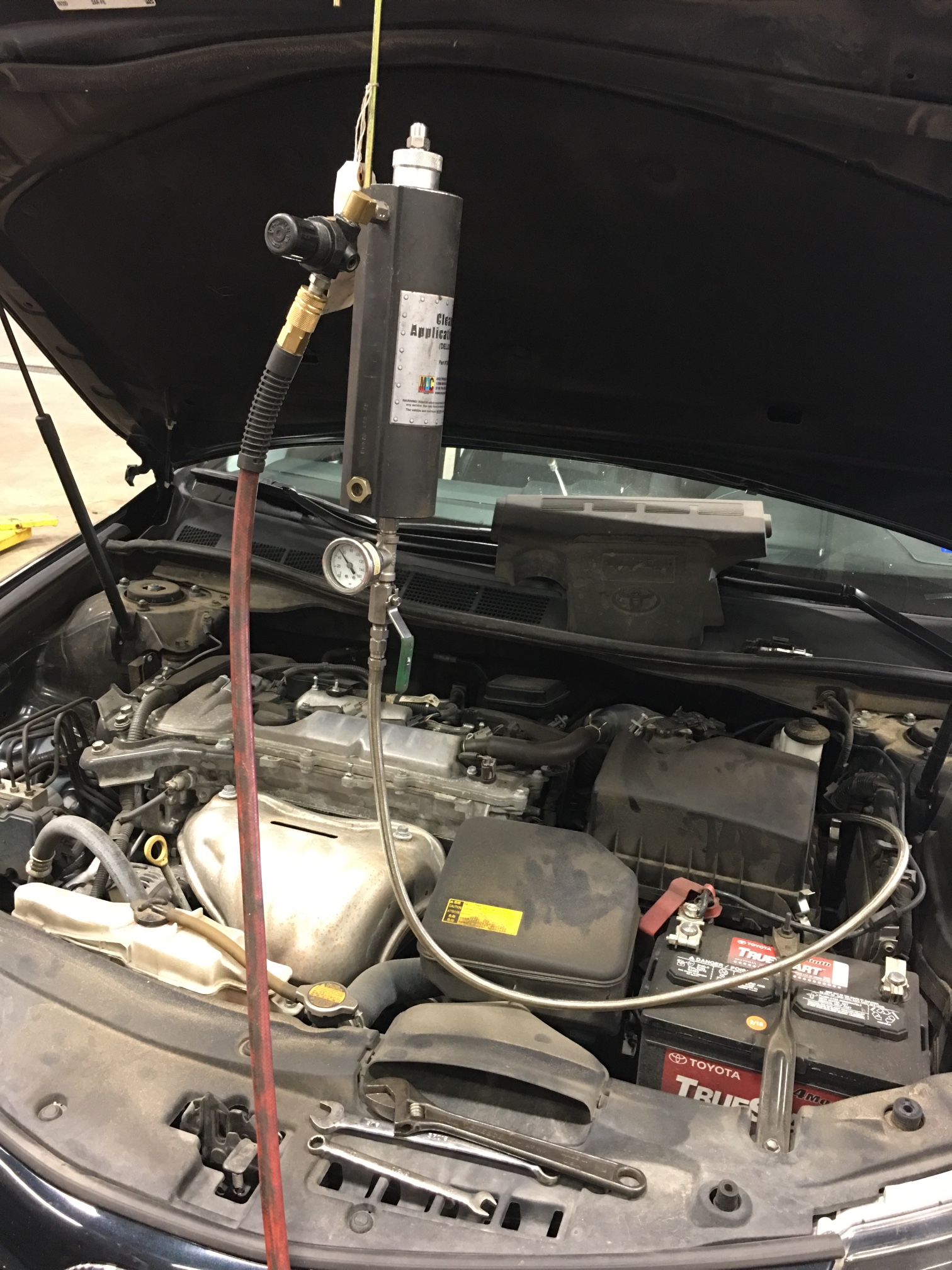 Fuel injector cleaning at demontron Toyota .jpg