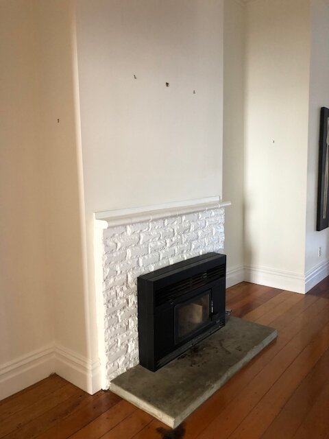 The fireplace before renobvation