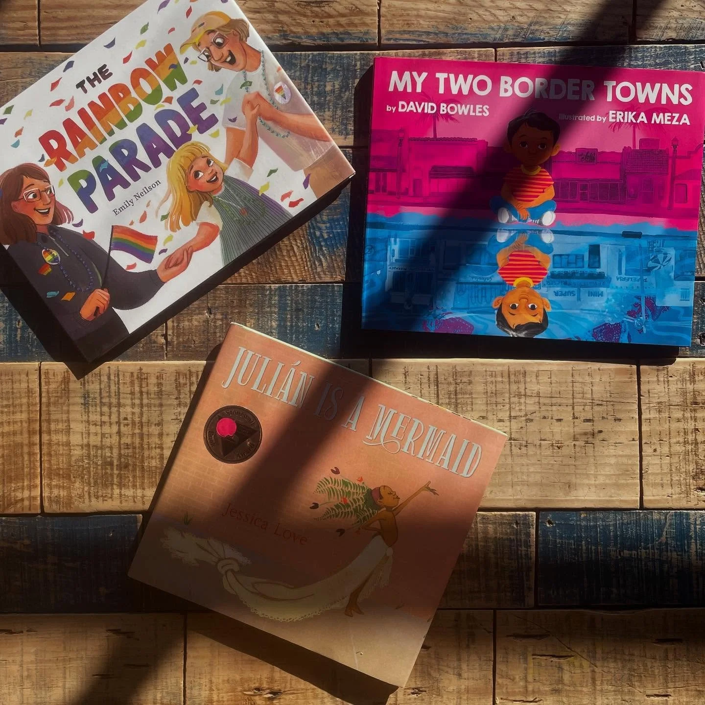 Banned Books Story Hour 📚 

Proud today to host three incredible local authors and #FriendsOfTheShop (@victoriamblain, @danpoblox, @steven_draws) reading from three children&rsquo;s books that have recently seen challenges right here in New York Sta