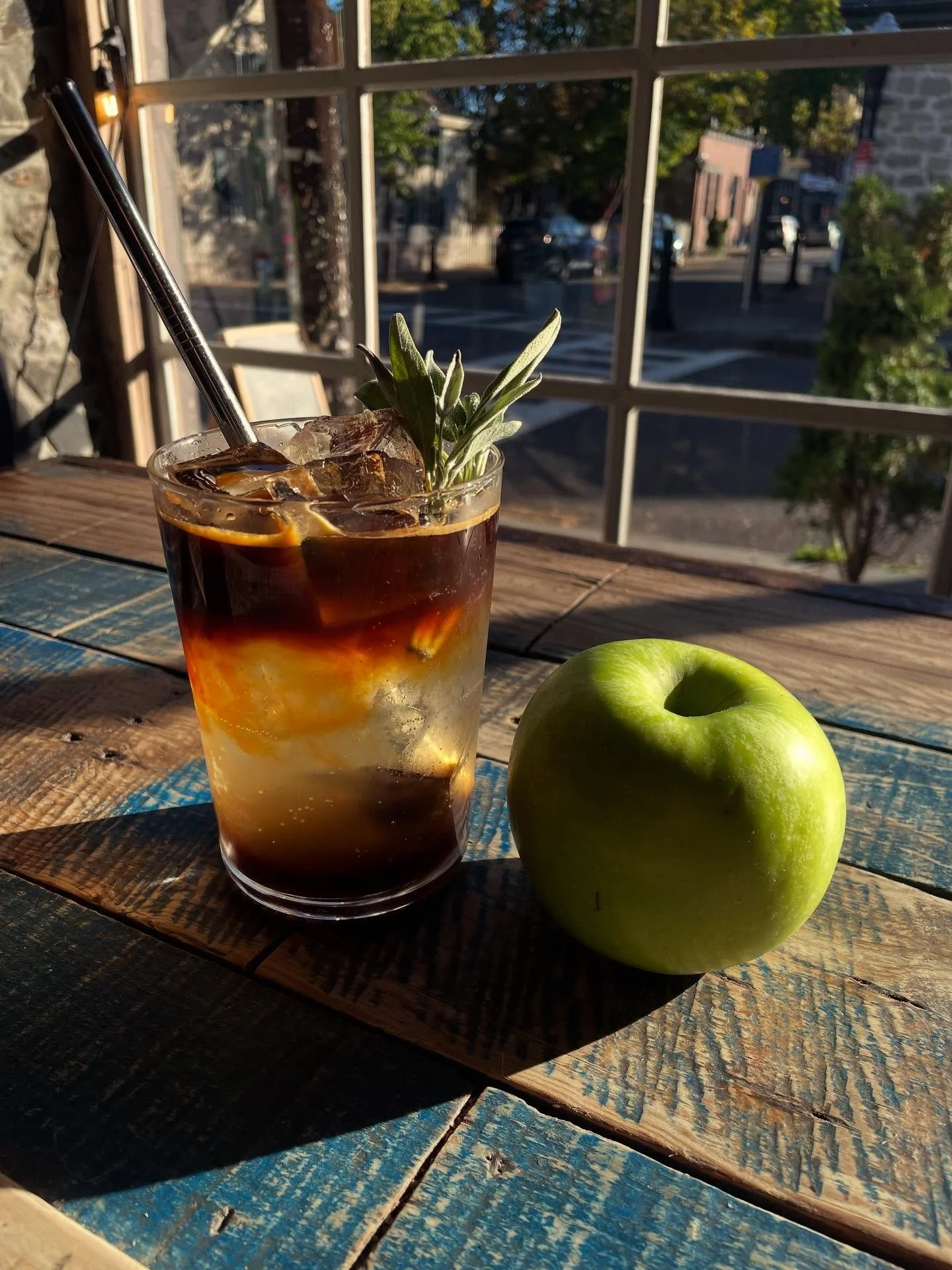 The Fallest of Fall #sprodas:

Fifty Sage of Grey 🍏 

Espresso from @counterculturecoffee, local apple butter, fresh local sage, spicy ginger beer.  All those October flavors in a bracing, refreshing, pick-me-up.

No book in this pic because our cop