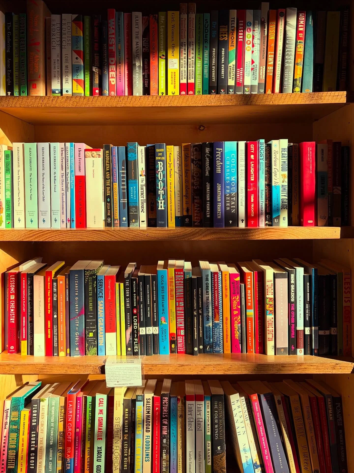 Our favorite view in the shop 🌈 

A rainbow of books, courtesy of some warm almost-spring early morning sun.

Come grab a drink and spend a few hours browsing the shelves&hellip;

#readingrainbow #morningvibes #bookstagram #ReadSipRepeat #kingstonny