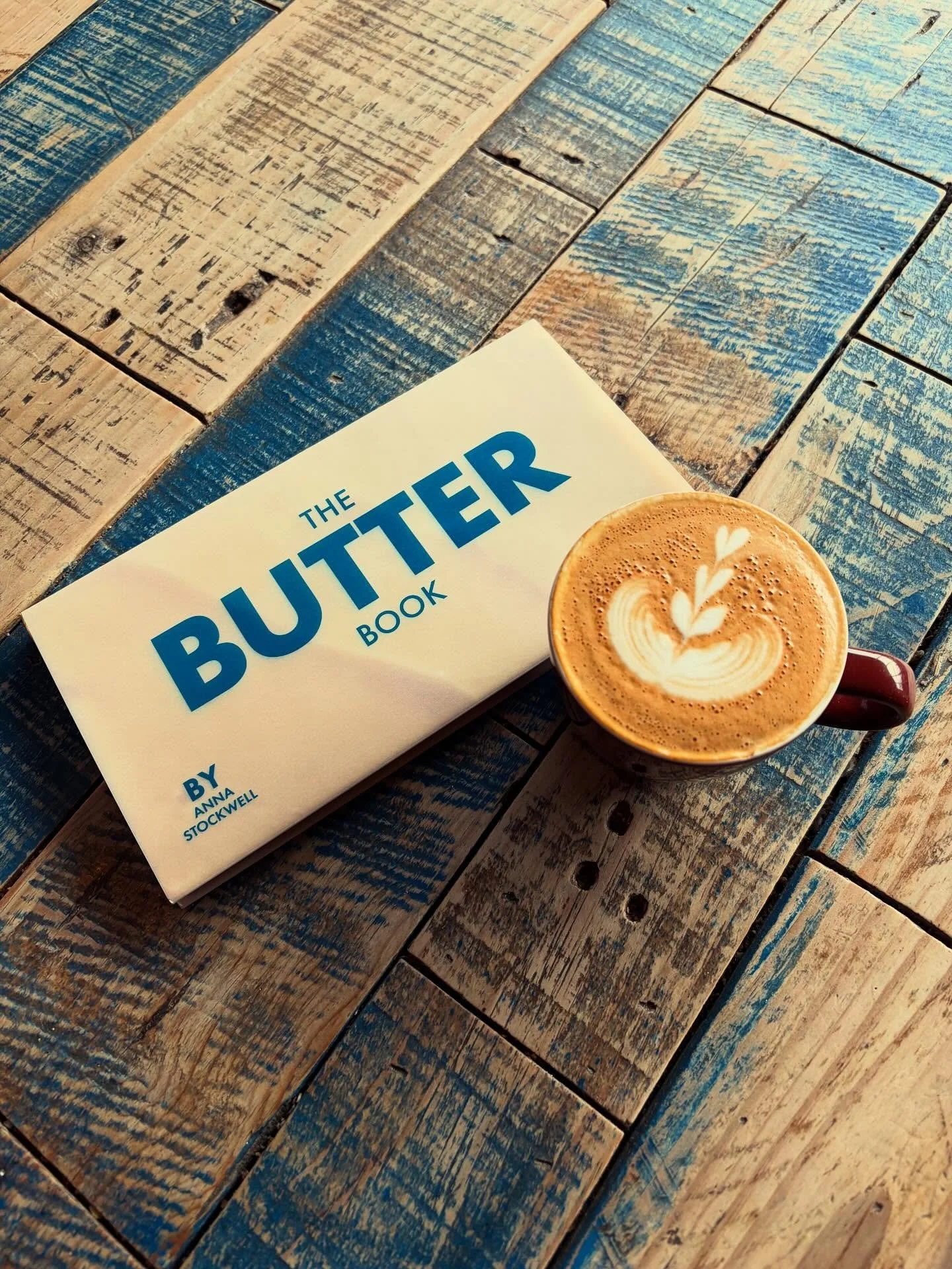 Comfort 🧈 

A beautiful new celebration of butter in all its forms and uses, from local cookbook author @acstockwell.

Signed copies available (alongside delicious beverages and goodies filled with said butter from @kingstonbread) while supplies las