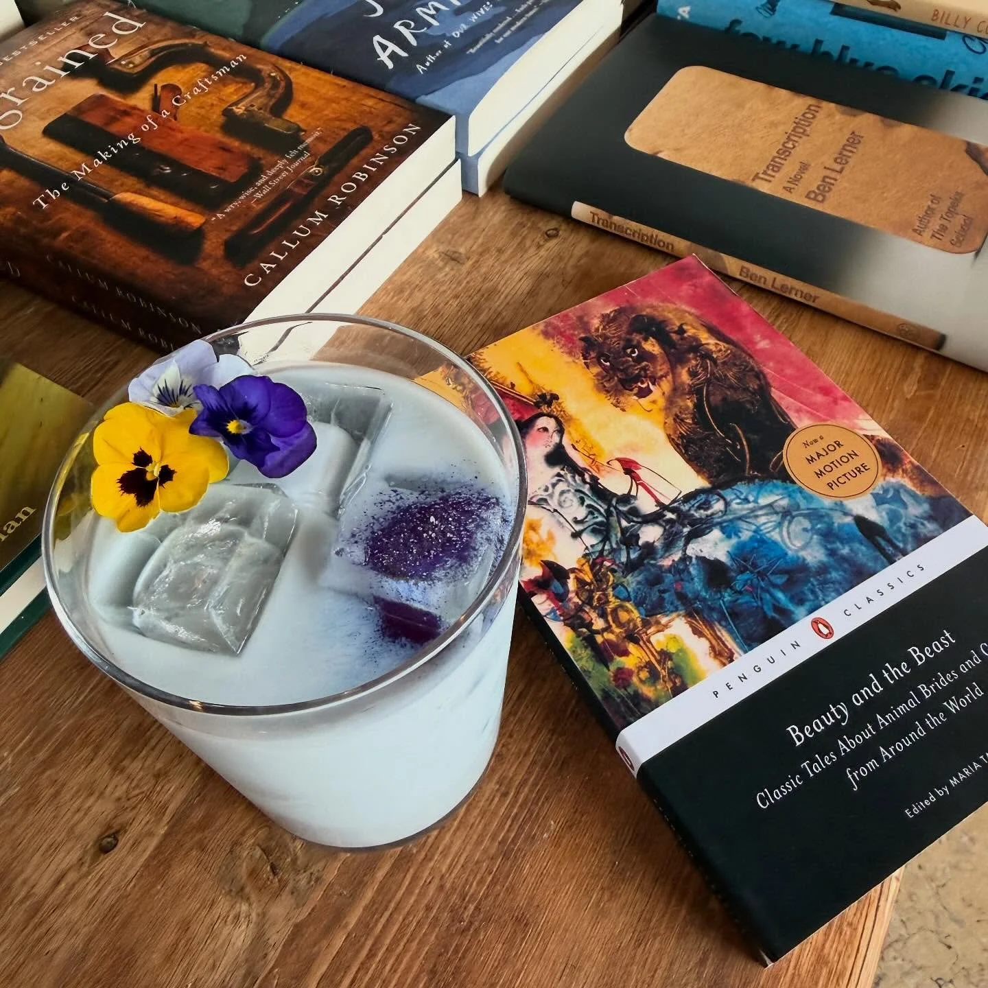 April&rsquo;s featured tea latte:

Blue Tea and the Beast 💐 

Jasmine green tea from @rishitea, butterfly pea, elderflower, lemon, and your choice of milk.

Vibrant, mildly fruity, low caffeine, delicious.

Drink design and photo by @josh_rosenmeier