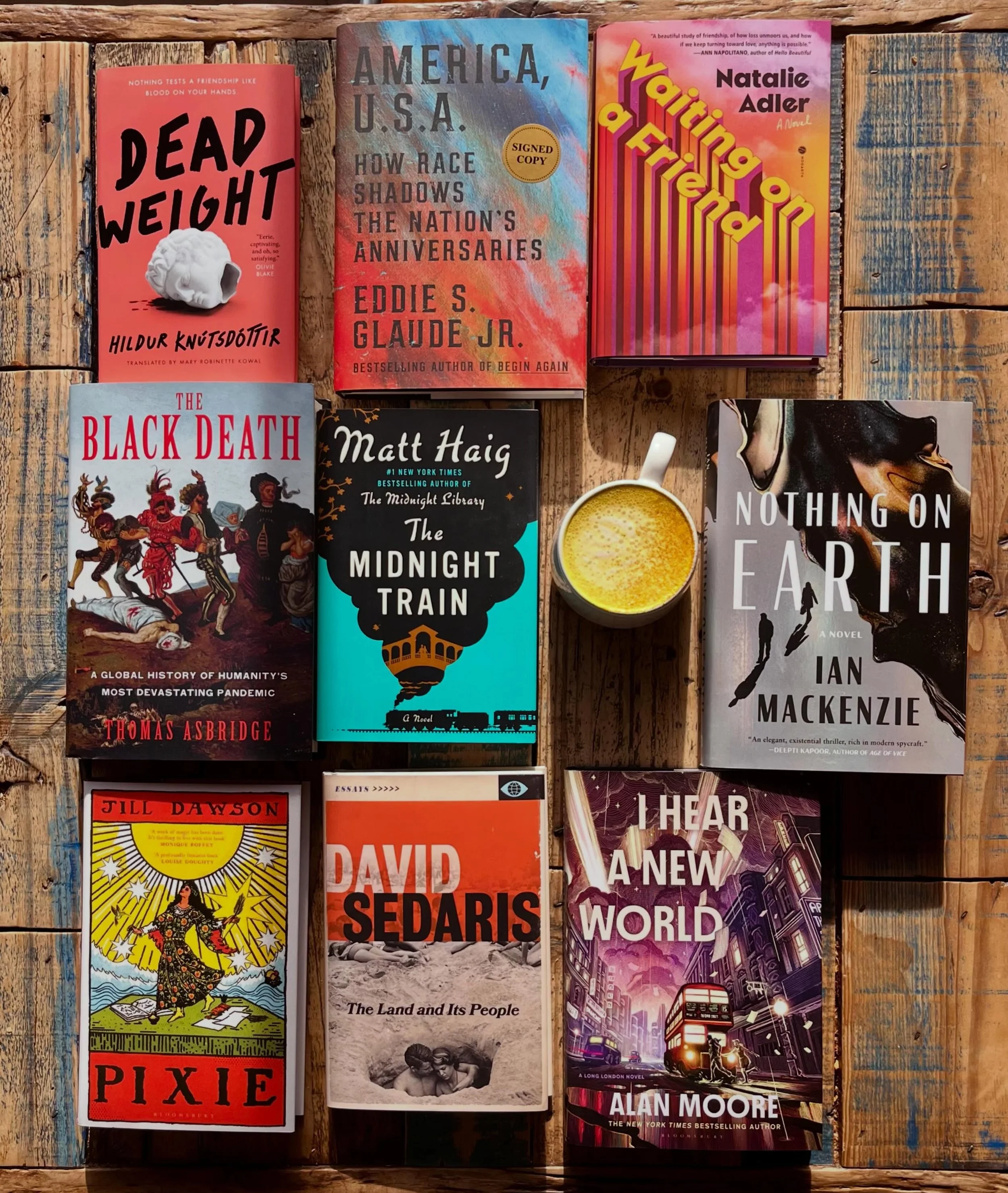 Tuesday = New Books!

A gorgeous day for a coffee, a book, and a beer&hellip;not necessarily in that order. ☕️ 📖 🍺 

Open til 8pm.

📸 by @norataylorllc

#newtitletuesday #bookstagram #ReadSipRepeat #kingstonny