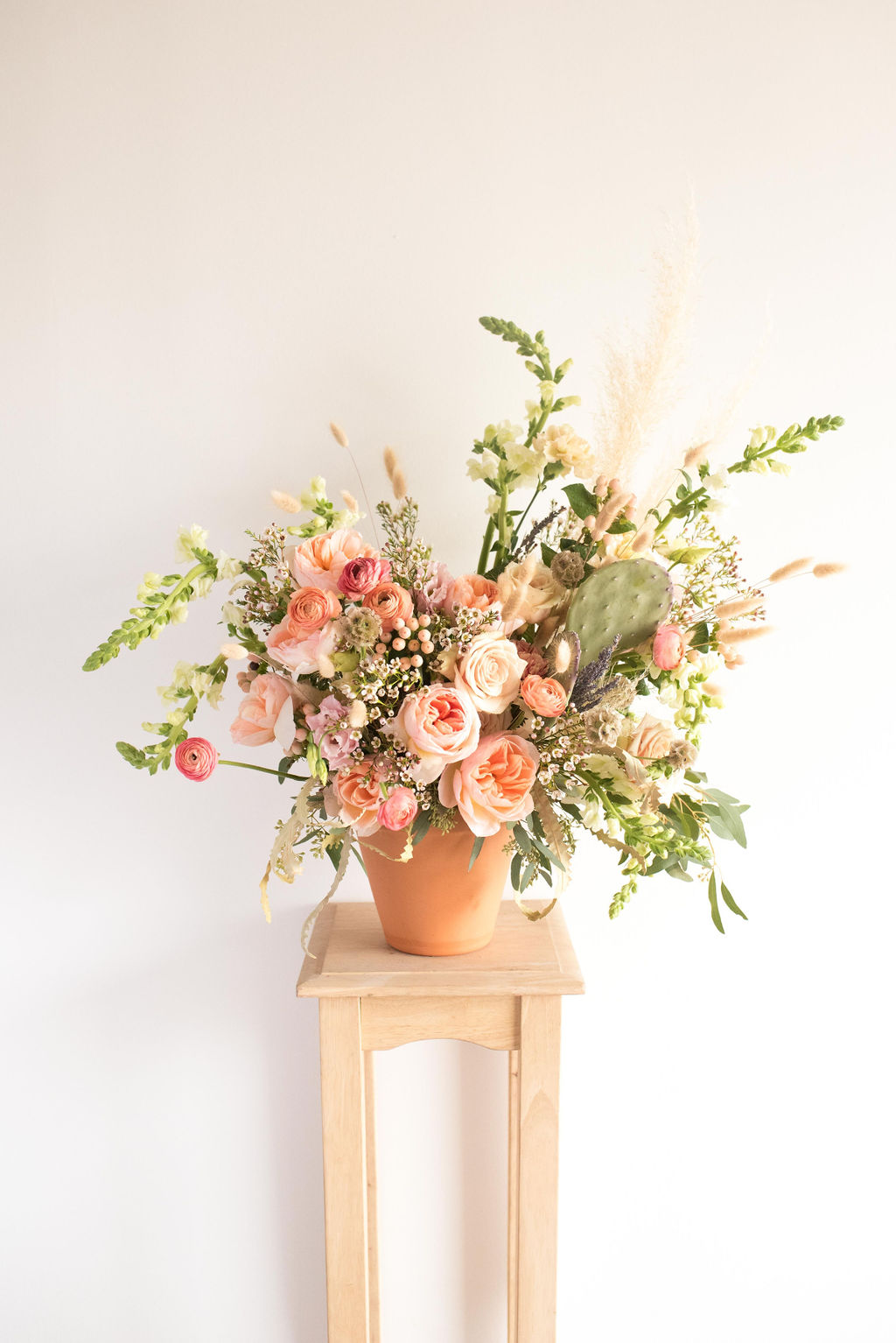 Florecita Flowers - Grand Focal Arrangement