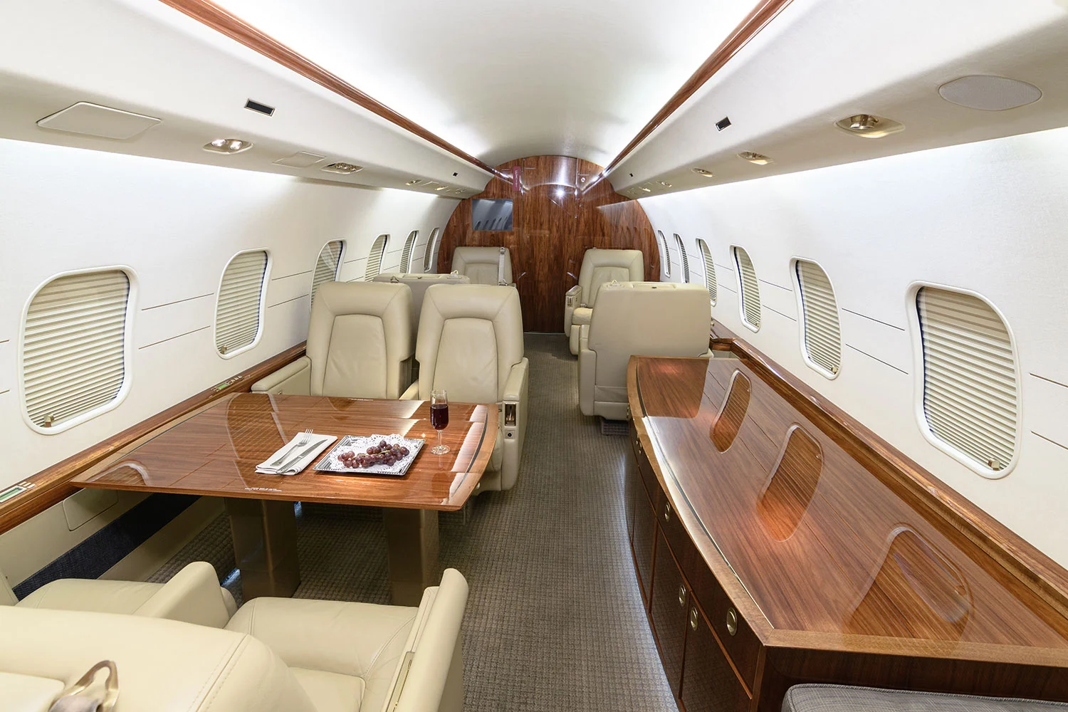 aircraft_charter_services.jpg