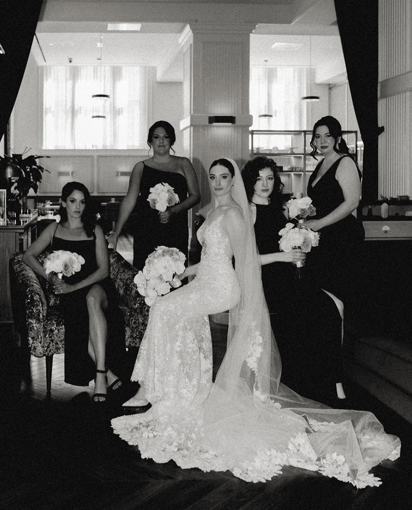 Du Soleil Photographie | Glowy Modern Bridal Makeup | Union Trust Ballroom