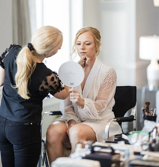 The Power of Choosing a Makeup Lesson with a 30-Year Beauty Pro