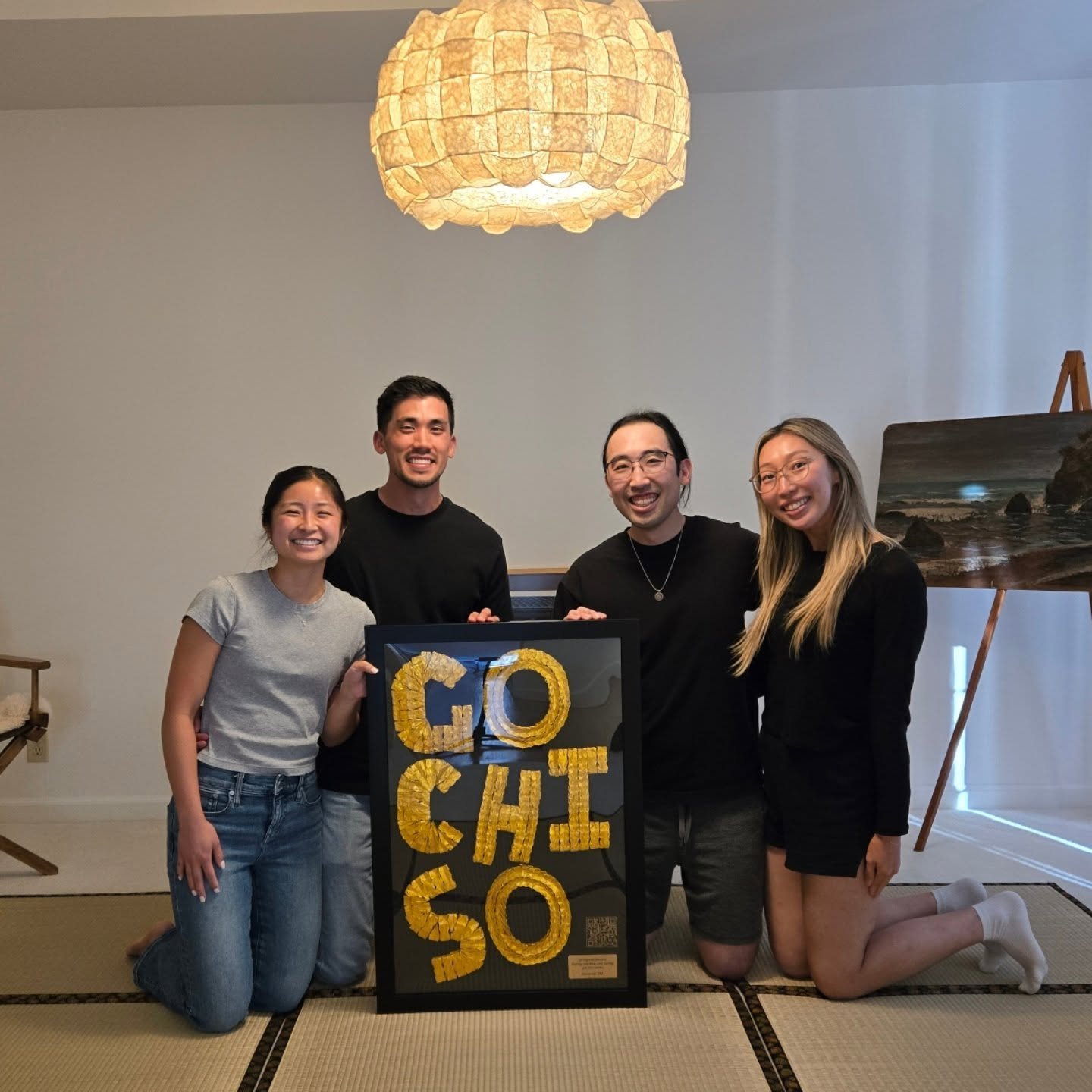 Congratulations to our friends Kira and Brandon on their upcoming special day!  We hope you enjoy the 1001 origami crane portrait of @snackgochiso and custom haiku 😊

Learn about this paper project and more at: https://www.tomosumi.com/1001cranes