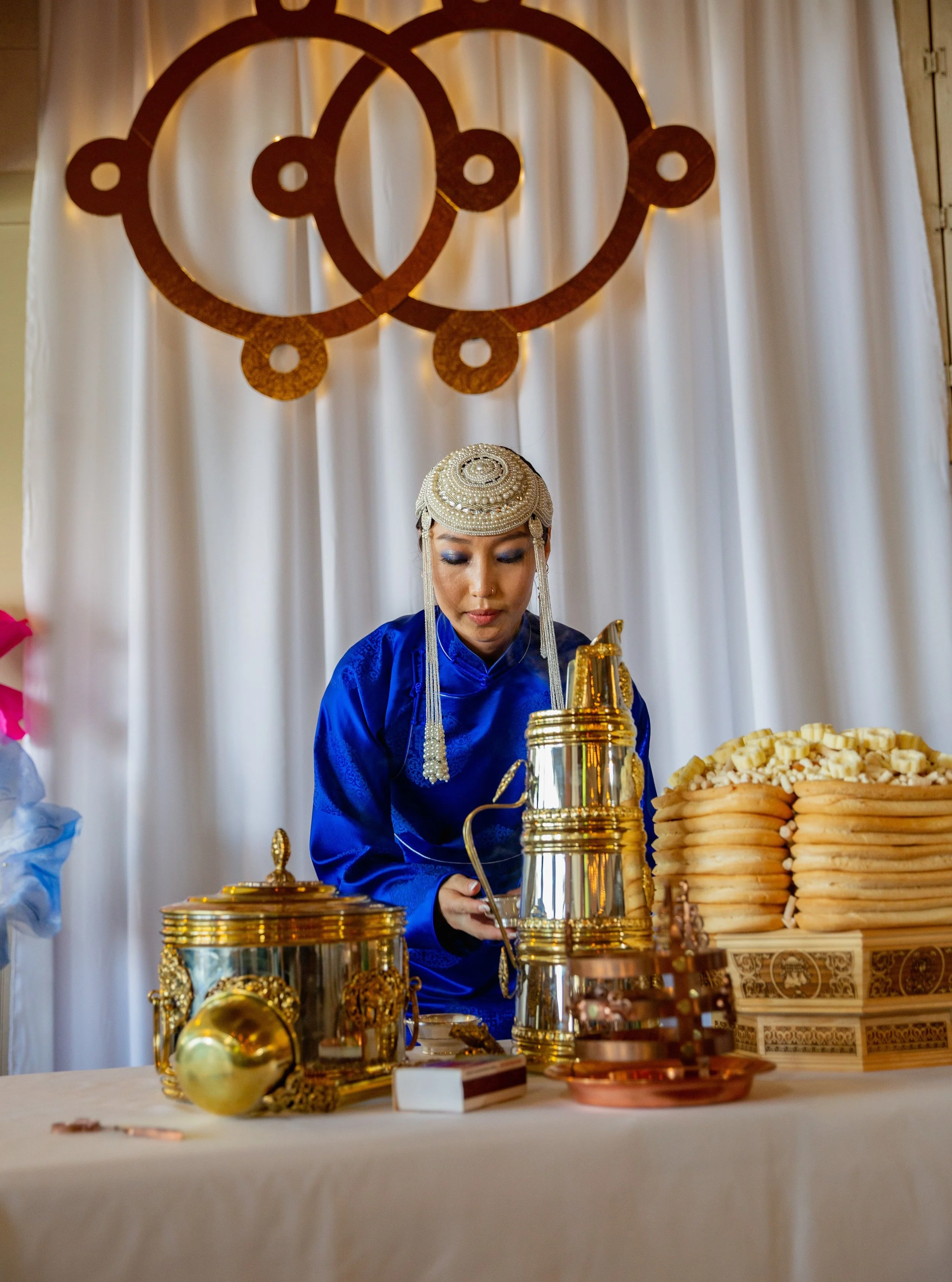 for una

TEA CEREMONY EP
9.19.26

📸 @raphgaultier