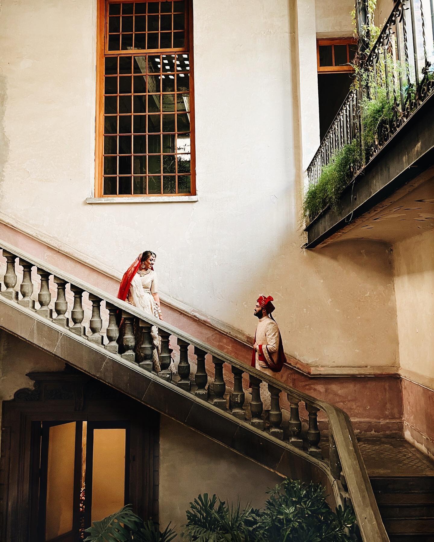 This is a story I&rsquo;ll read from end to beginning, because it&rsquo;s too good a story not to. One of my longest and most fun multi day coverages involved:⁣
⁣
💛An Indian-Jewish celebration and party at a 1905 hanging garden 🌿 historical house i