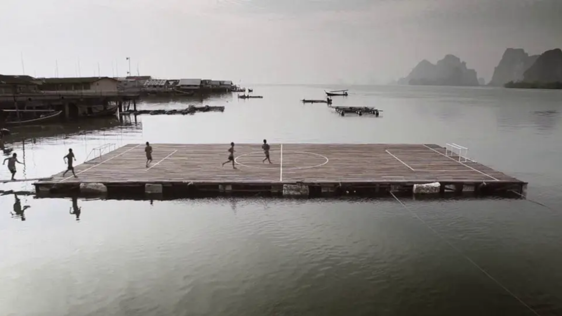 Panyee FC.png